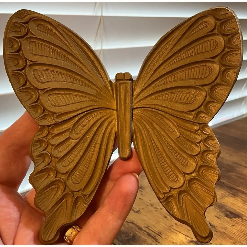Vintage Retro Set of 2 MCM Butterflies Wall Decor Hanging Plastic B7291Gold Tone